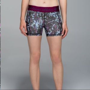 Lululemon What The Sport Short Floral Sport Tranquil Blue Multi Dashing Purple